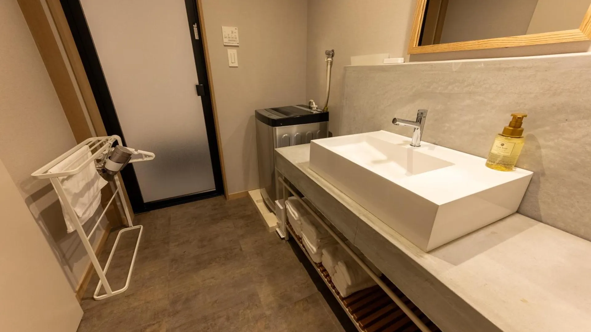 Apartment Irodori Hotel Momo Fukuoka